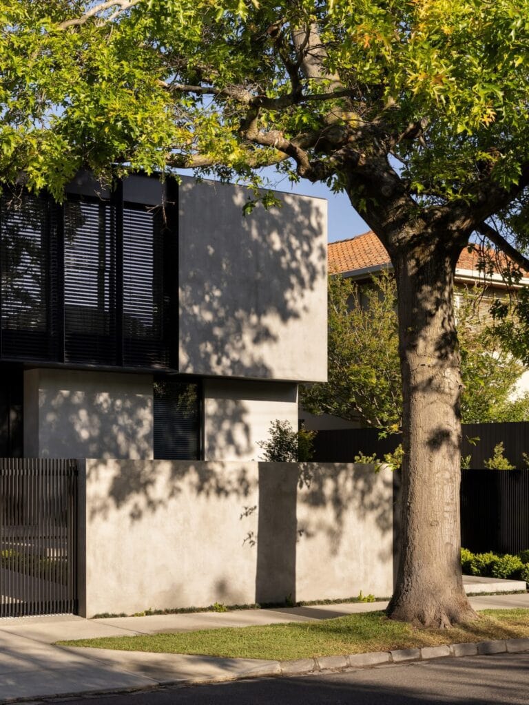 Est living cantilever house by inform 26