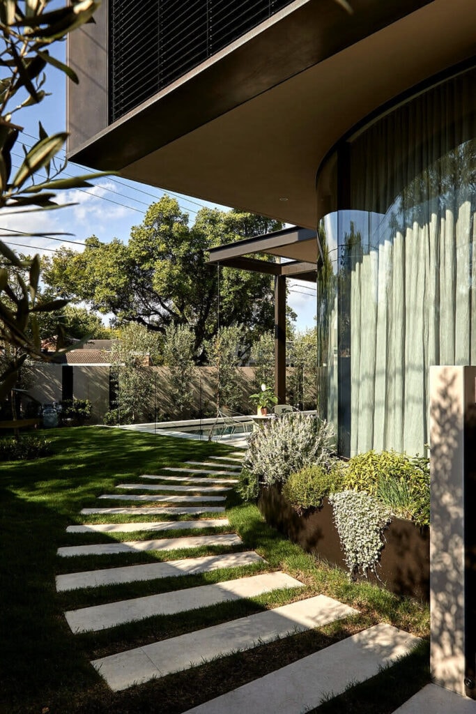 Merrylees architecture the bronze house private houses archello.3