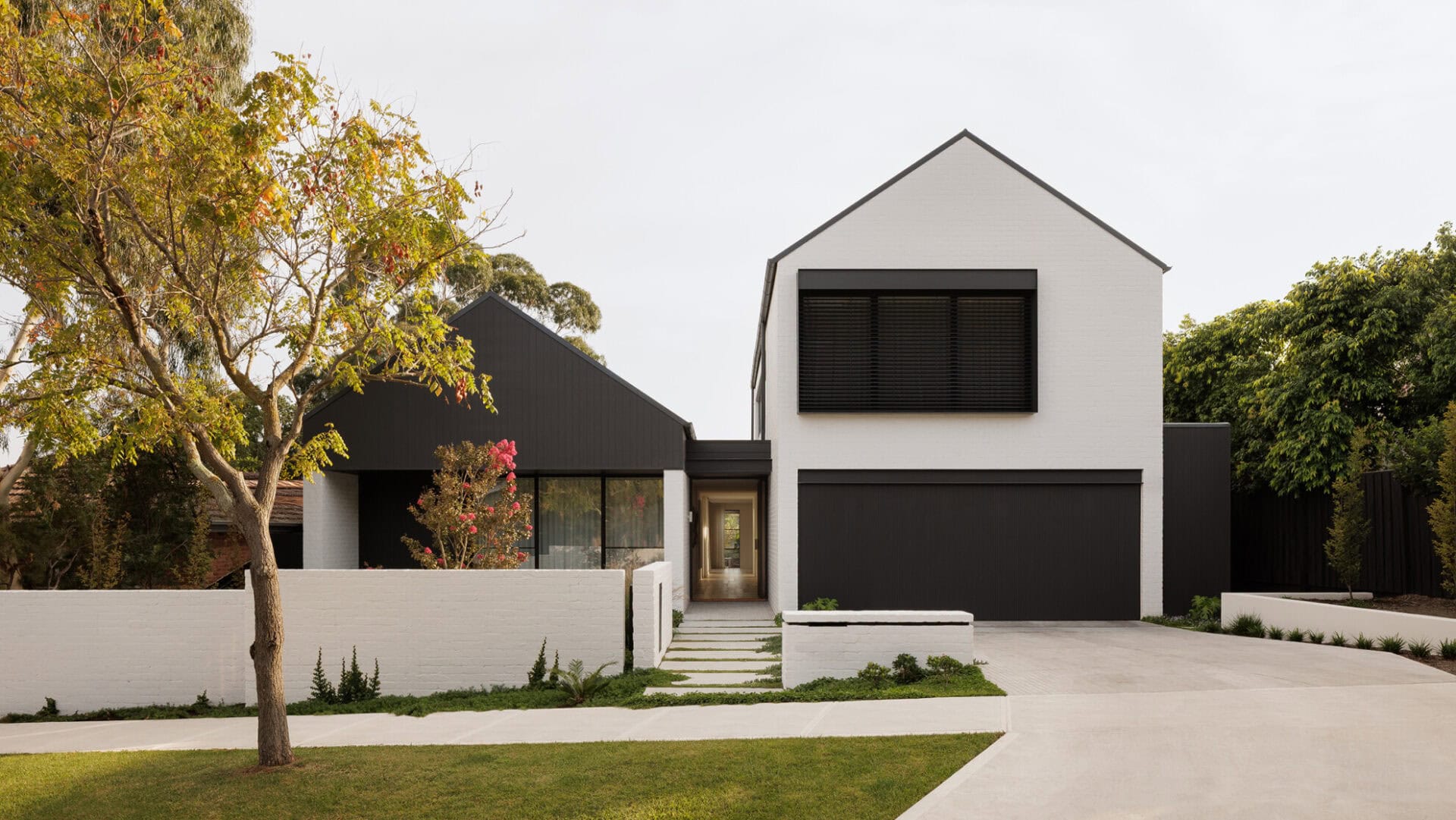 Gable Hero 1980x1115